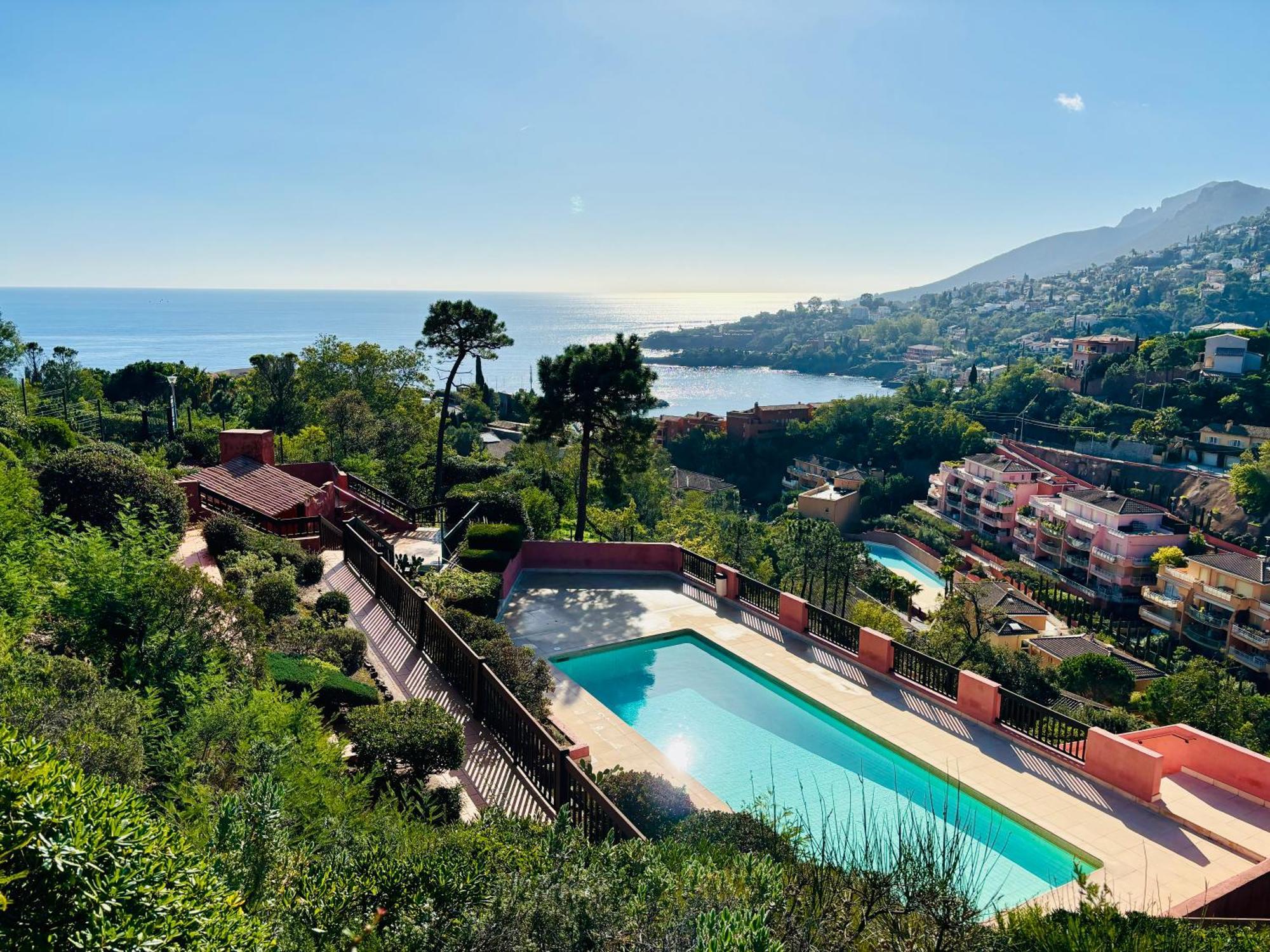 Charmant deux pièces avec une vue imprenable sur la crique Nôtre-Dame Théoule-sur-Mer Exterior foto